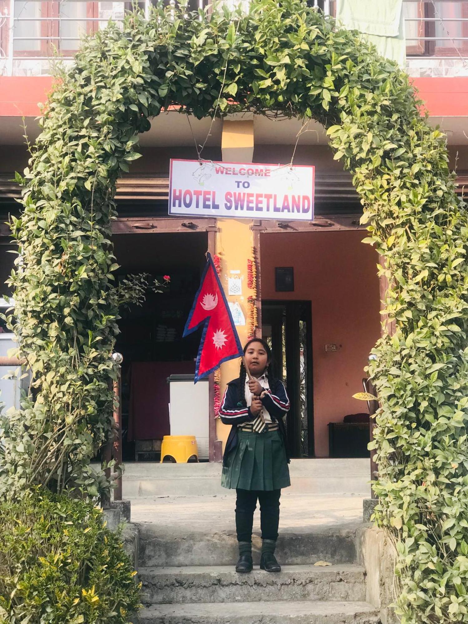 Hotel Sweetland Sauraha Eksteriør bilde